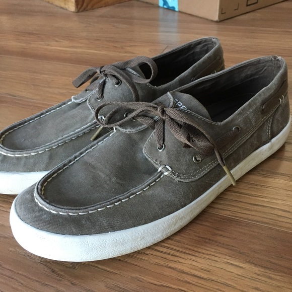 sperry canvas topsiders